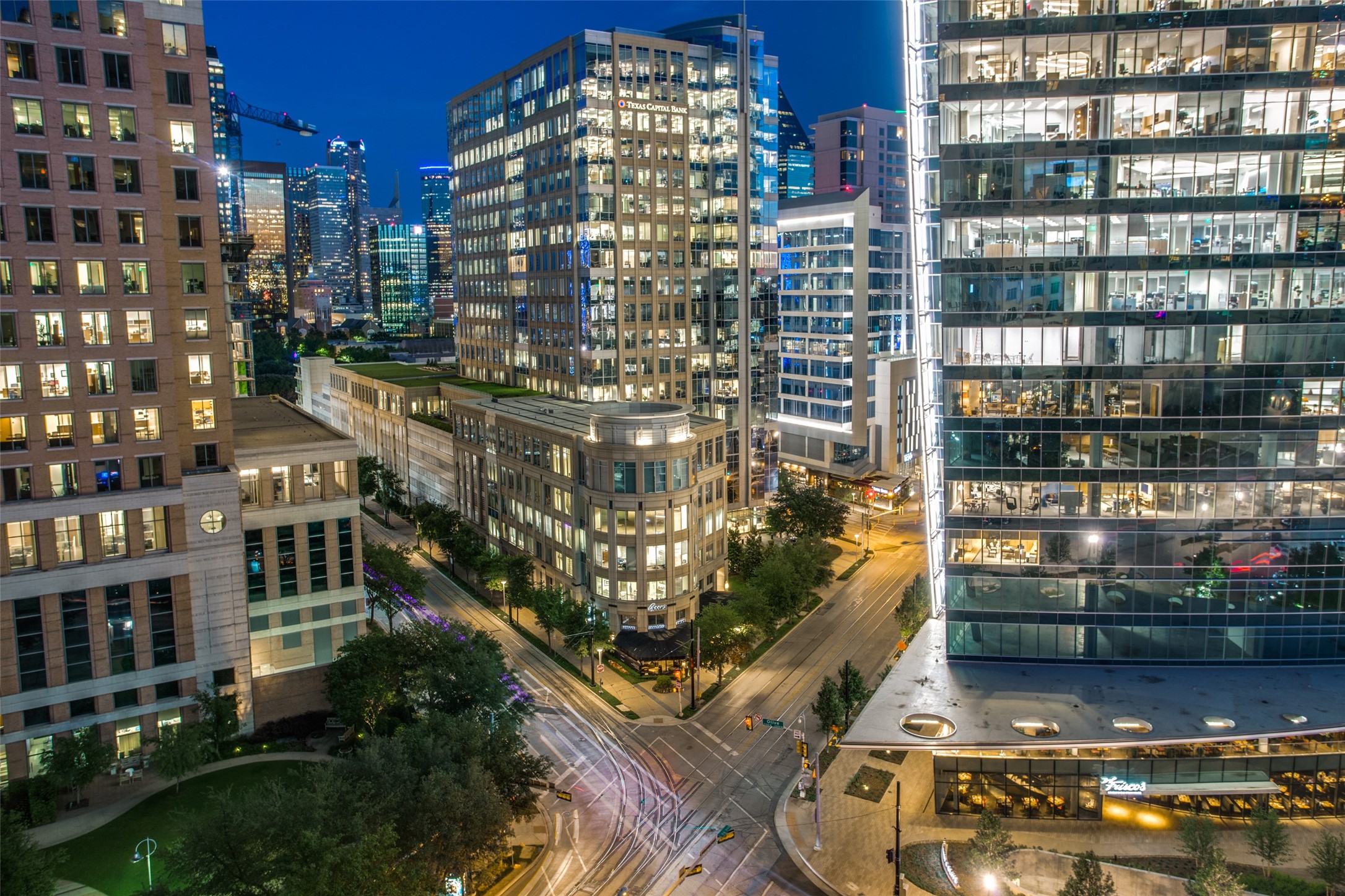 2525 N PEARL Street 1002