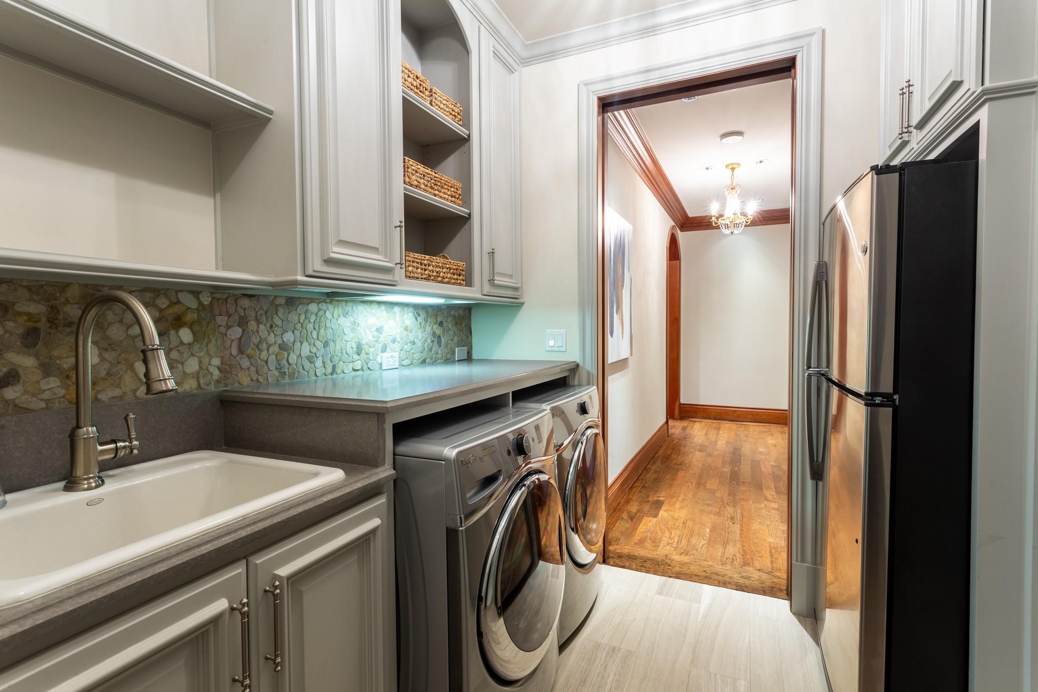 2300 WOLF Street 19A