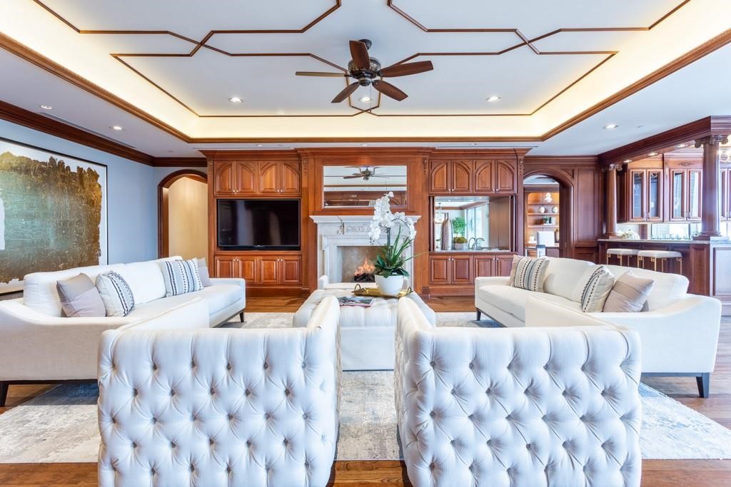 2300 WOLF Street 19A