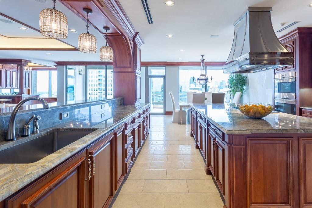 2300 WOLF Street 19A