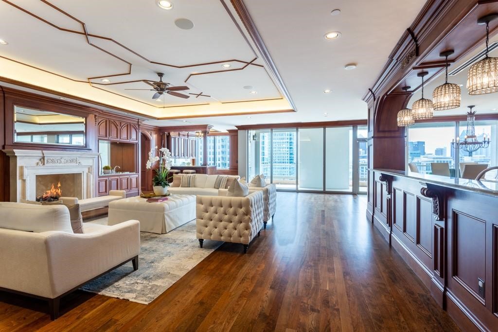 2300 WOLF Street 19A