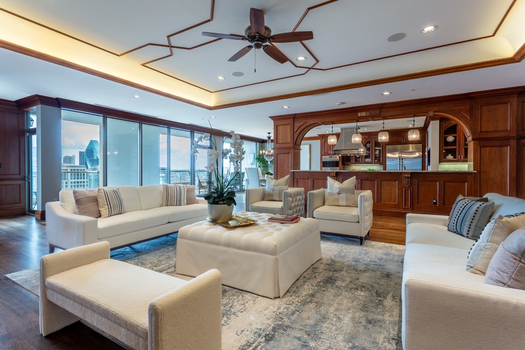 2300 WOLF Street 19A