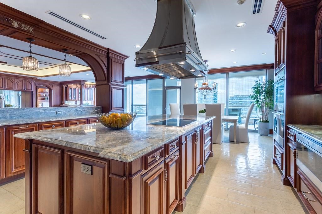 2300 WOLF Street 19A