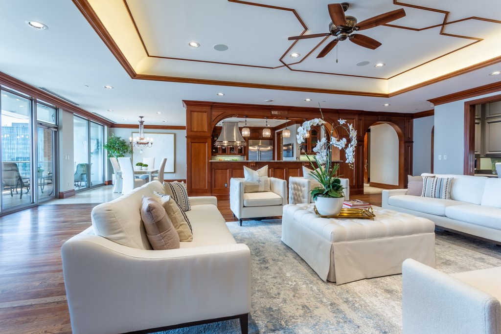 2300 WOLF Street 19A