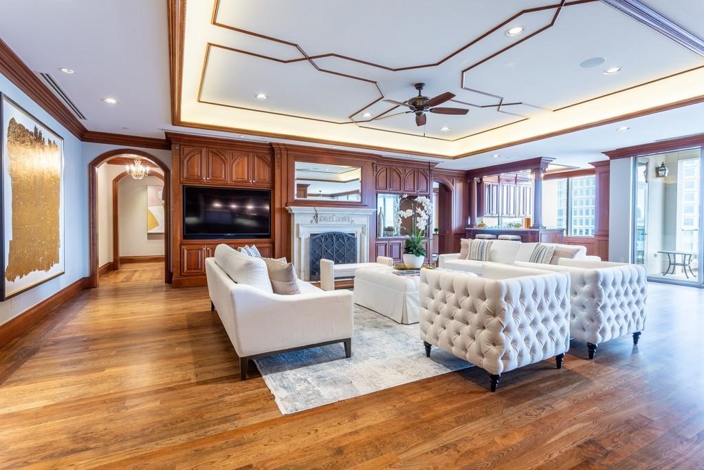 2300 WOLF Street 19A