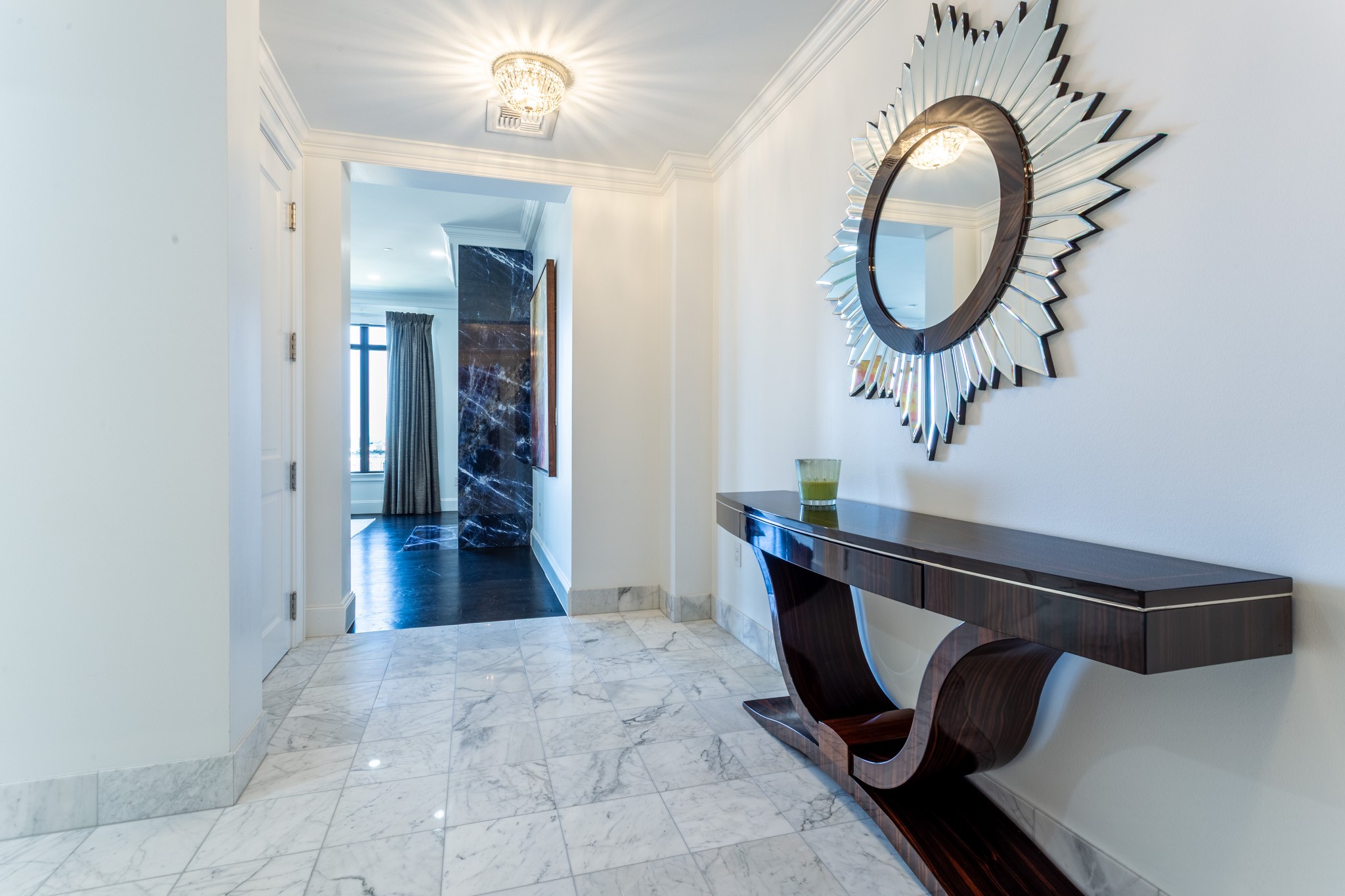 2525 N PEARL Street 1601