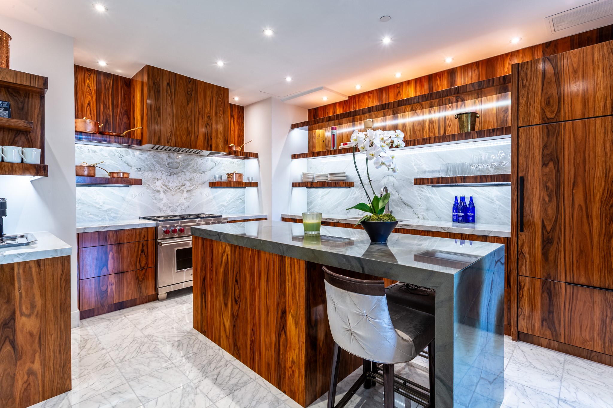 2525 N PEARL Street 1601