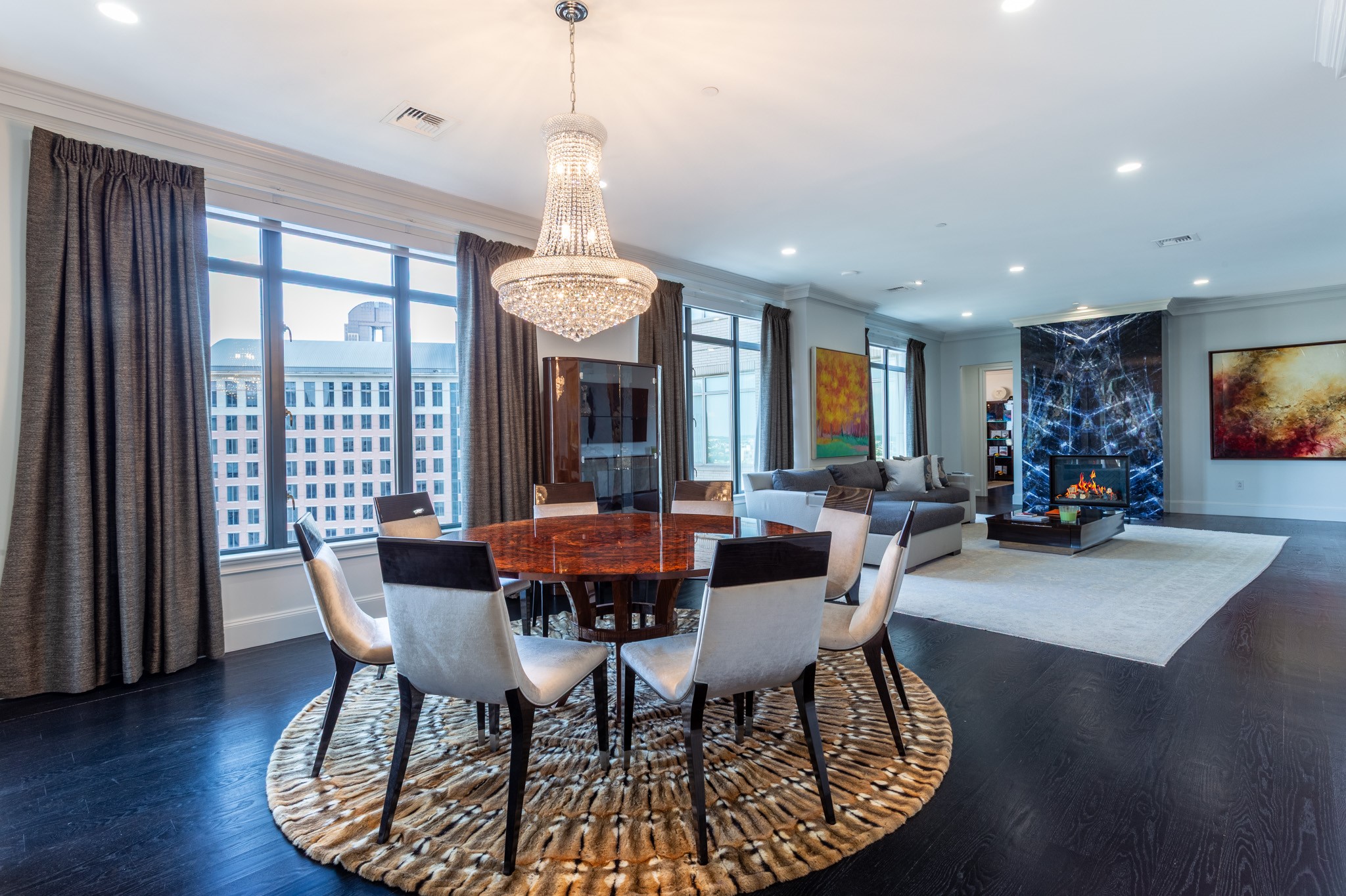 2525 N PEARL Street 1601