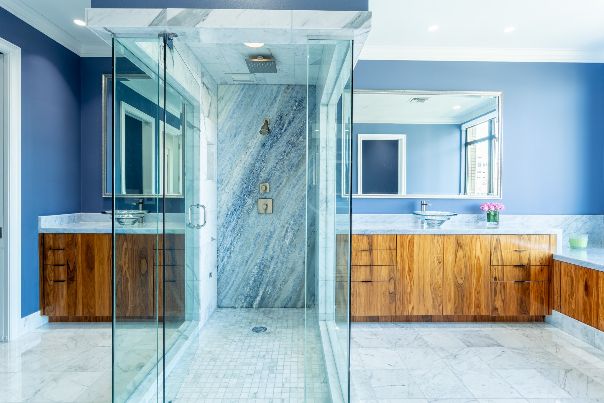 2525 N PEARL Street 1601