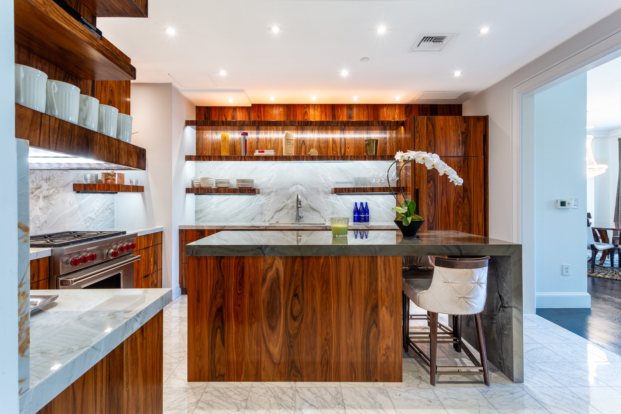 2525 N PEARL Street 1601