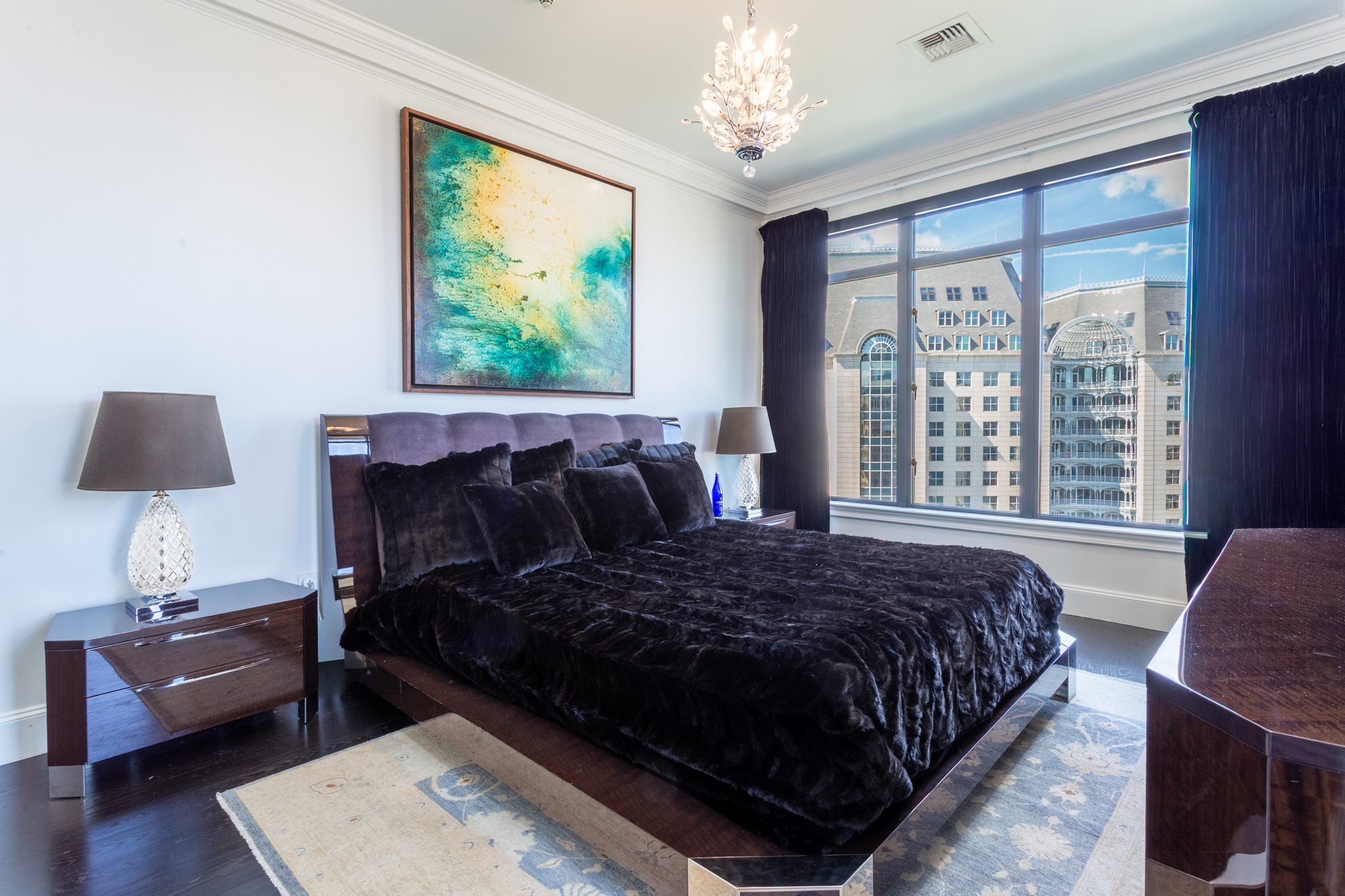 2525 N PEARL Street 1601