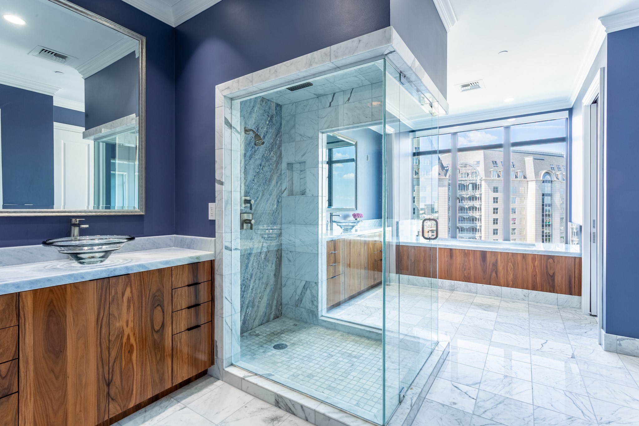 2525 N PEARL Street 1601