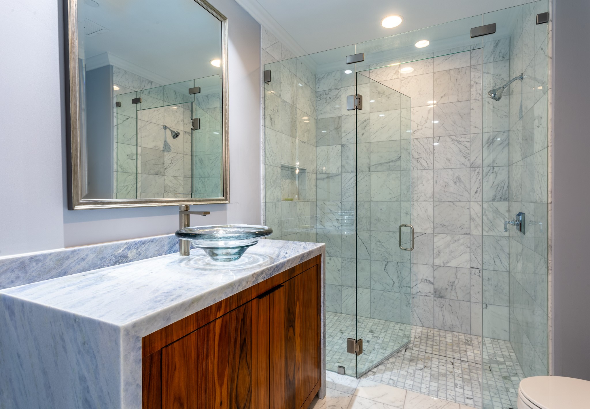 2525 N PEARL Street 1601