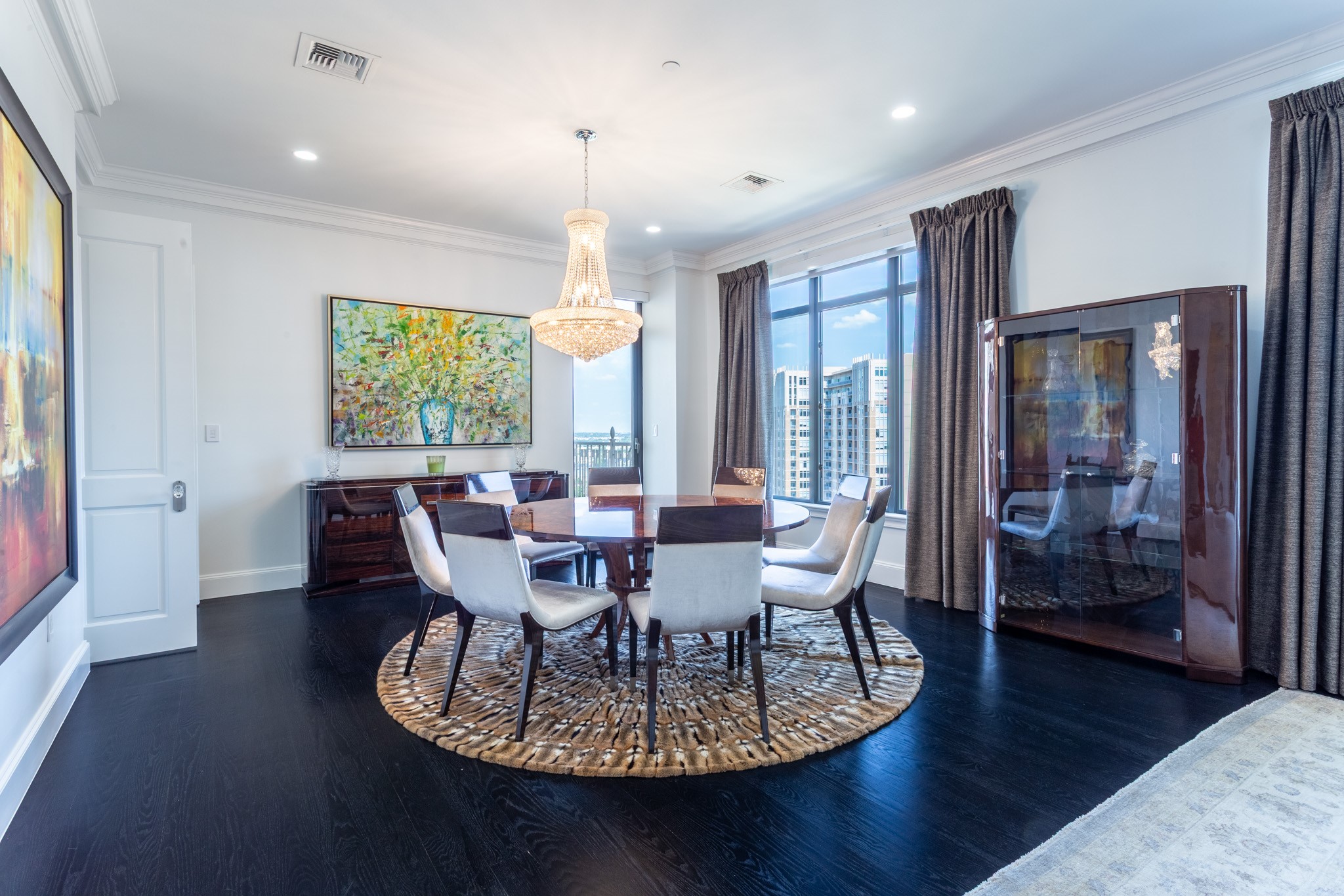 2525 N PEARL Street 1601