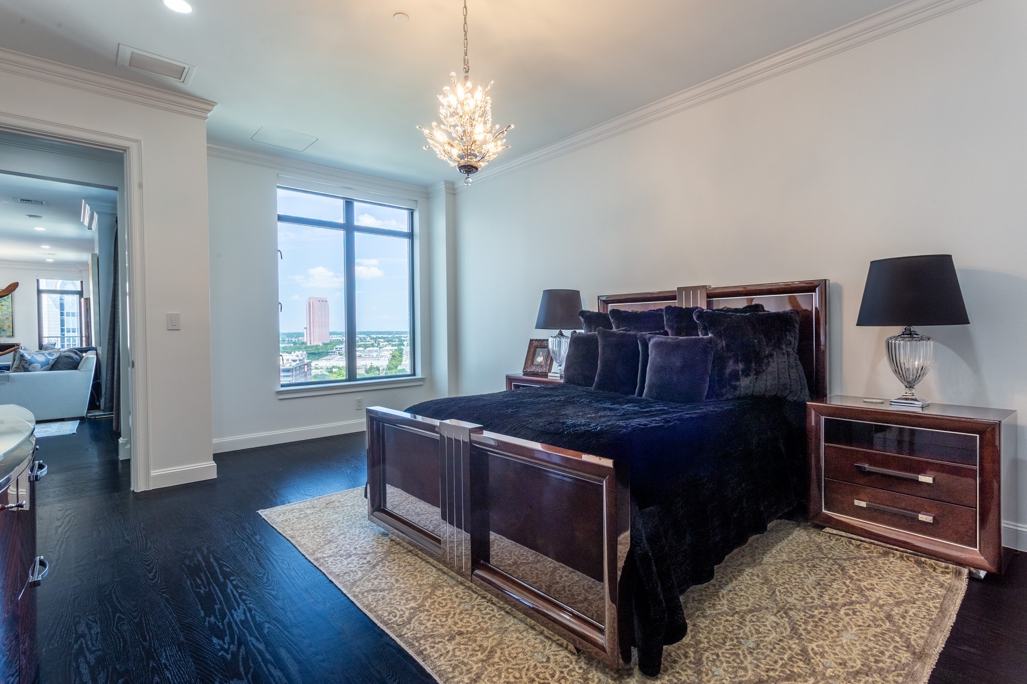 2525 N PEARL Street 1601