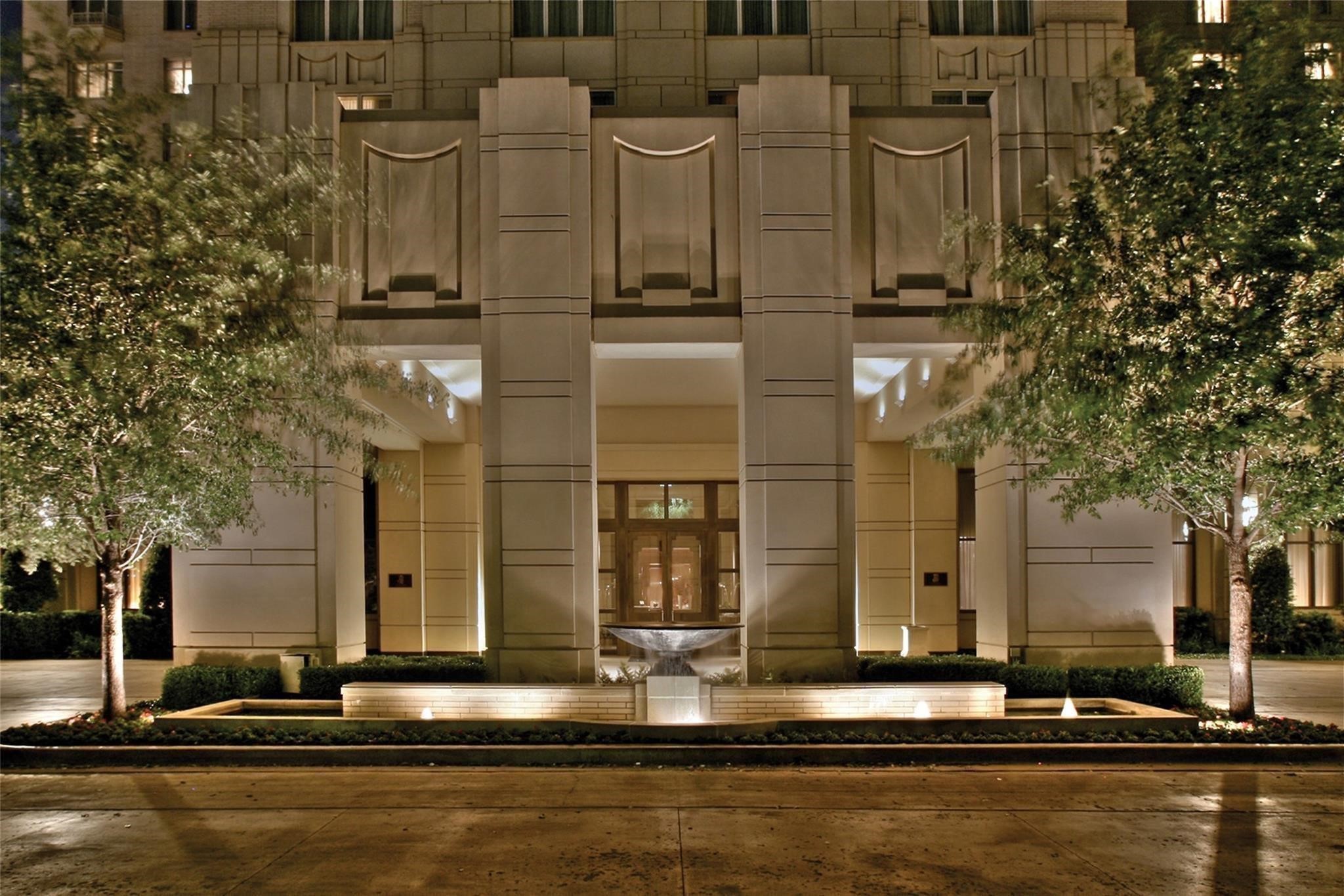 2525 N PEARL Street 1201