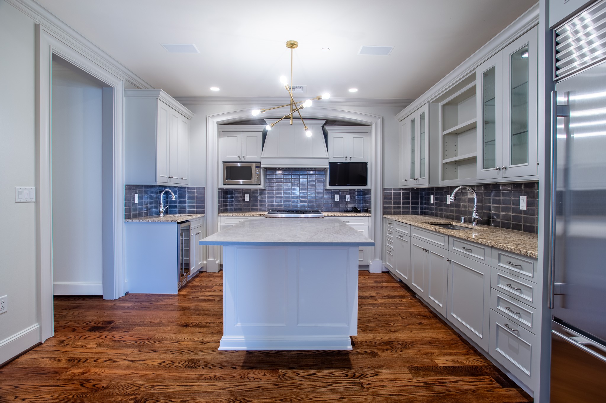 2525 N PEARL Street 1201