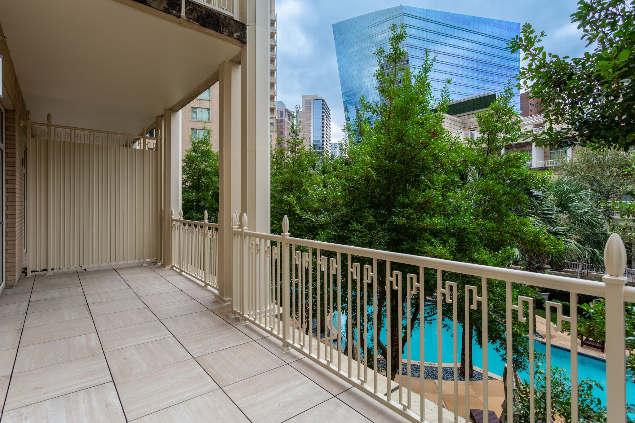 2555 N PEARL Street 201F