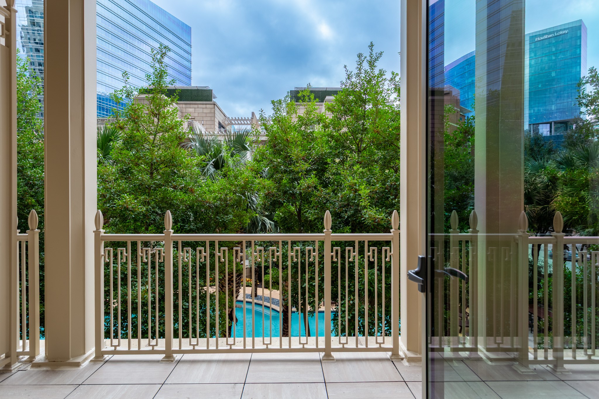 2555 N PEARL Street 201F