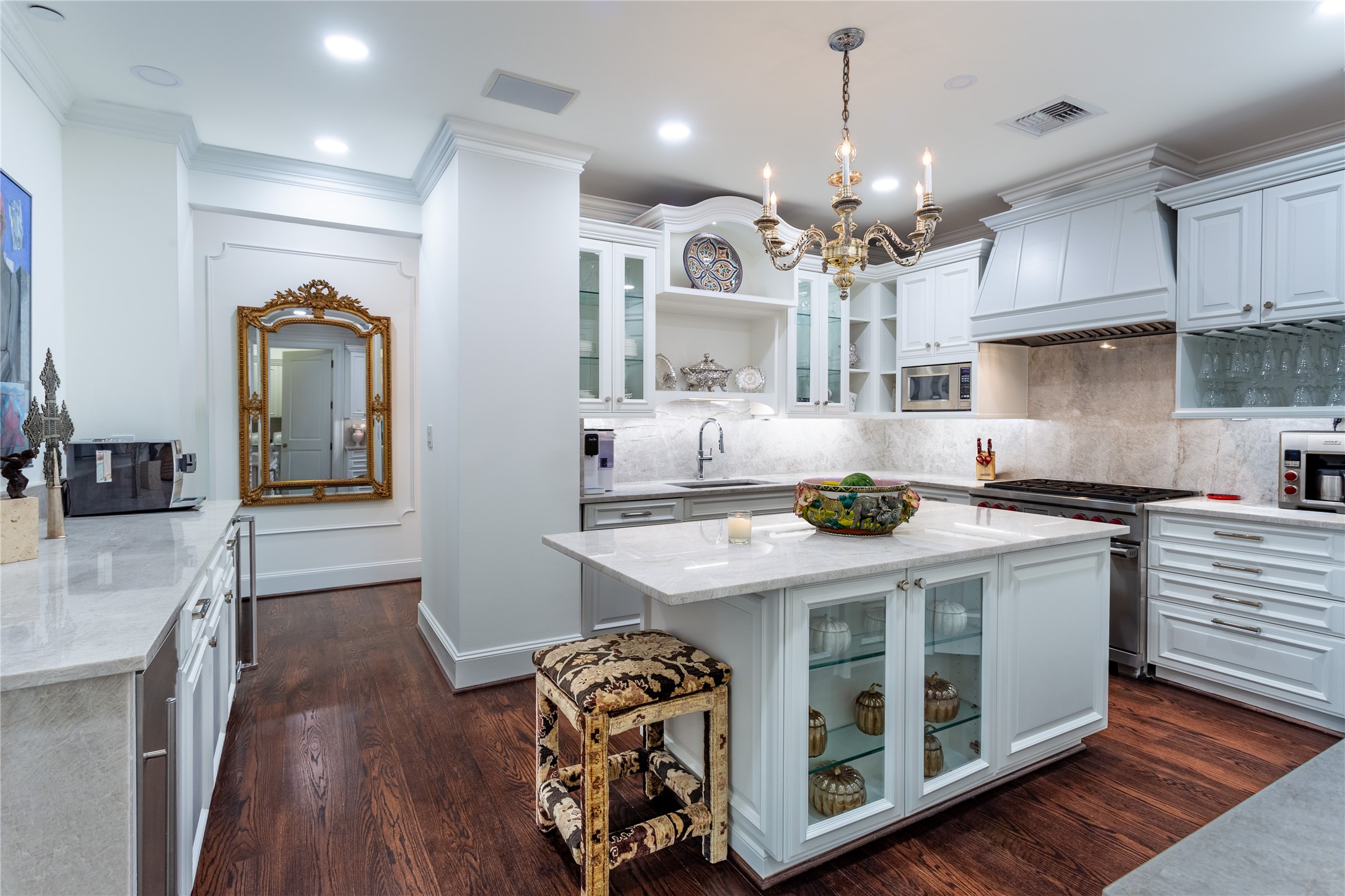 2525 N PEARL Street 1004