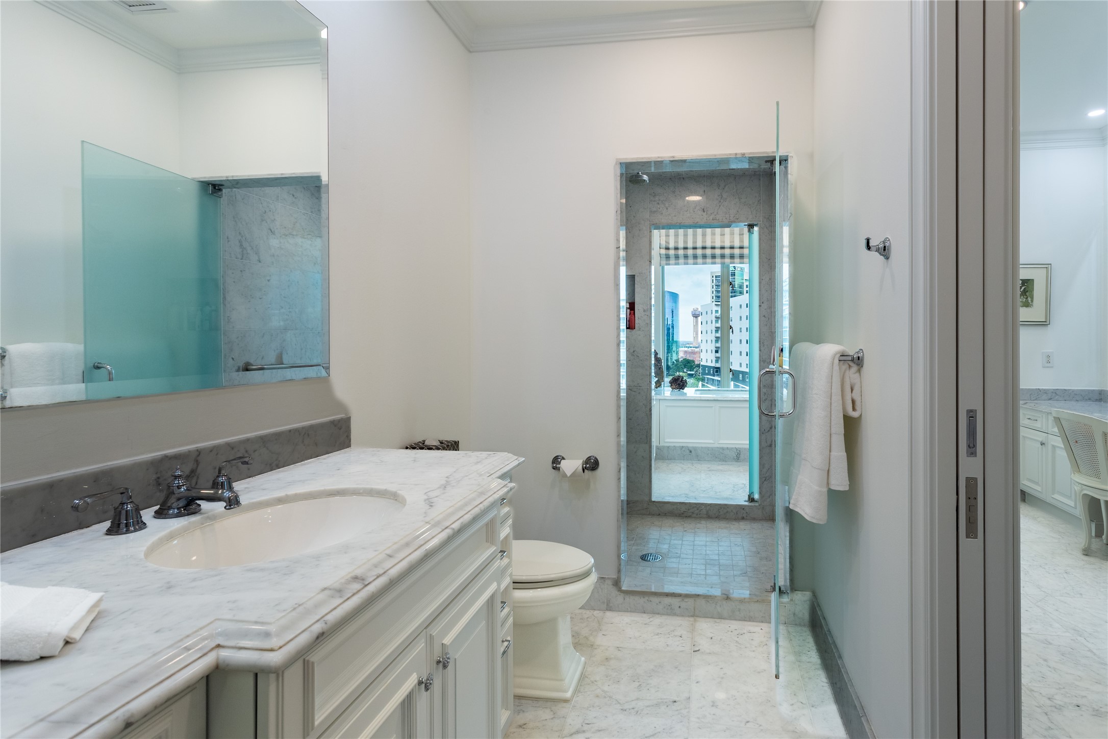 2525 N PEARL Street 1004