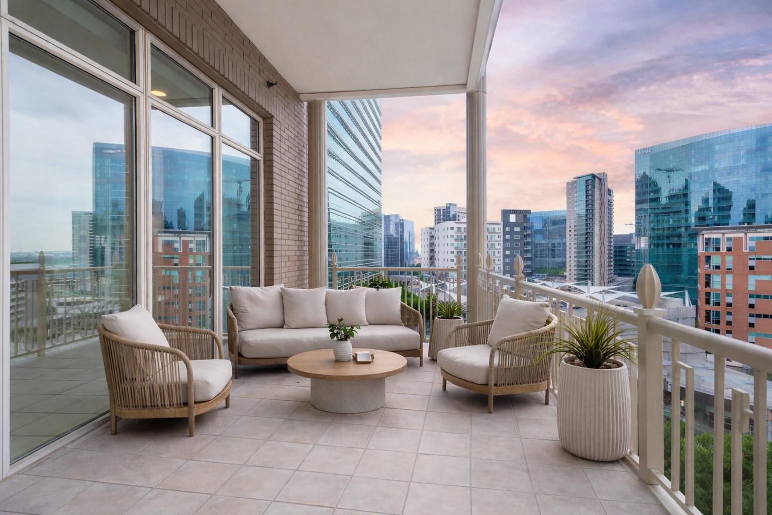 2525 N PEARL Street 1004