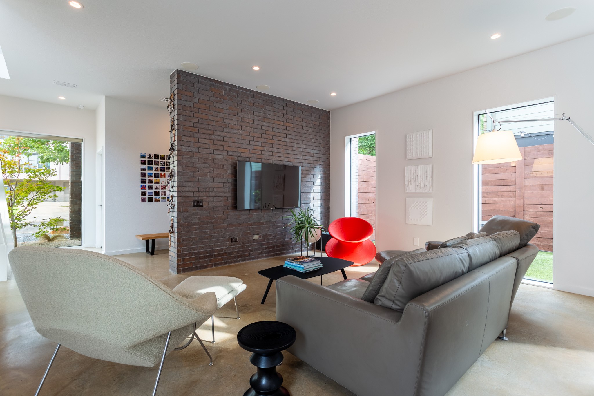 5016 Vickery Boulevard