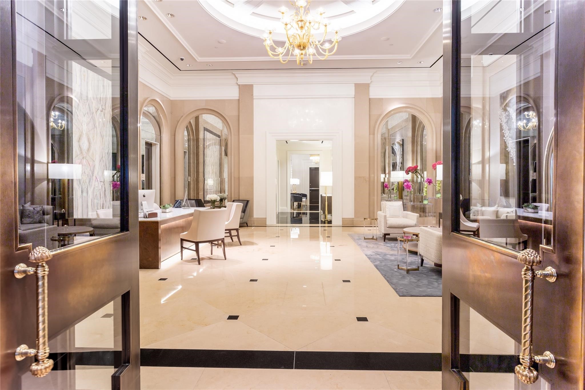 2525 N PEARL Street 1005