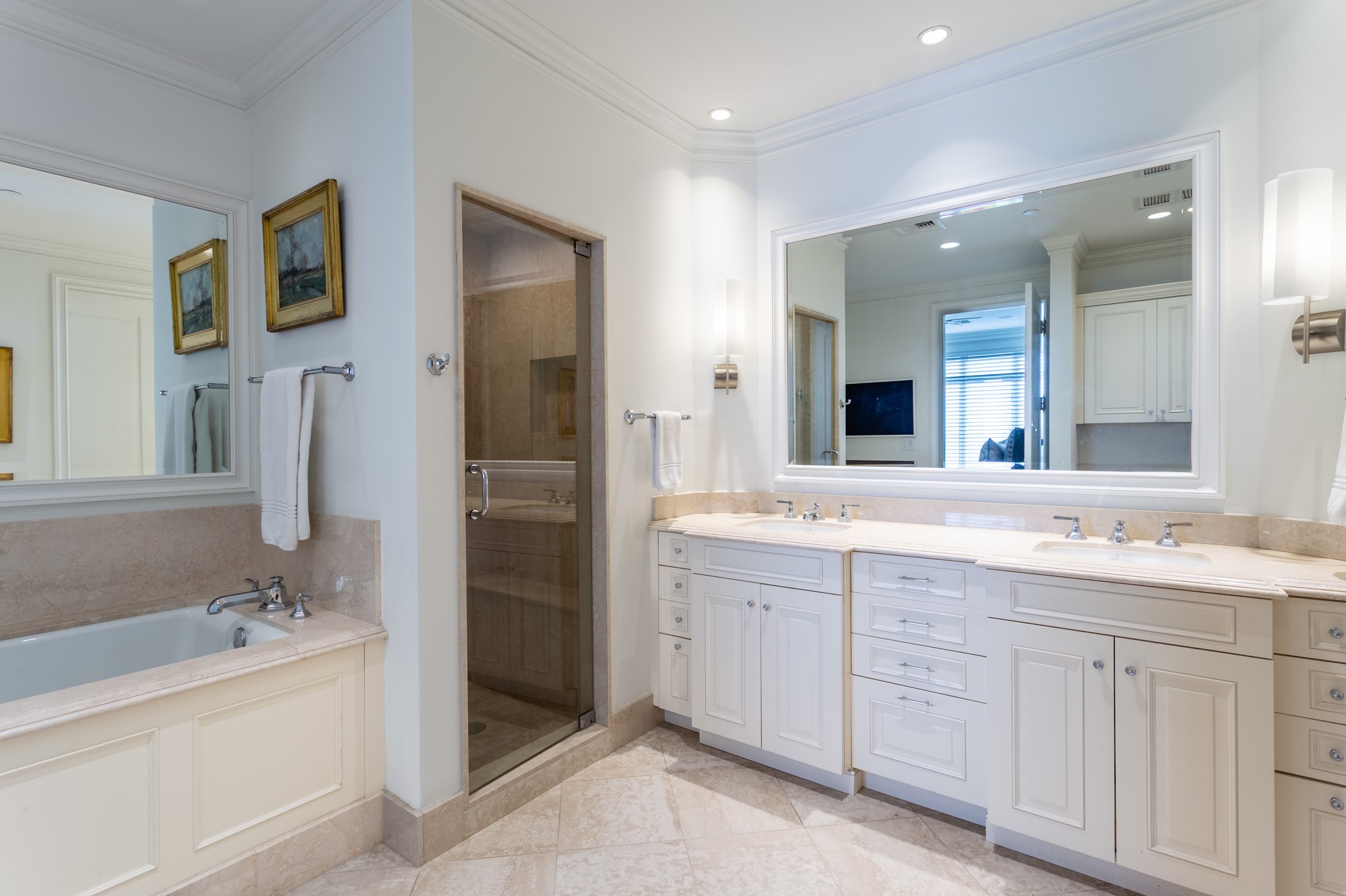 2525 N PEARL Street 1005