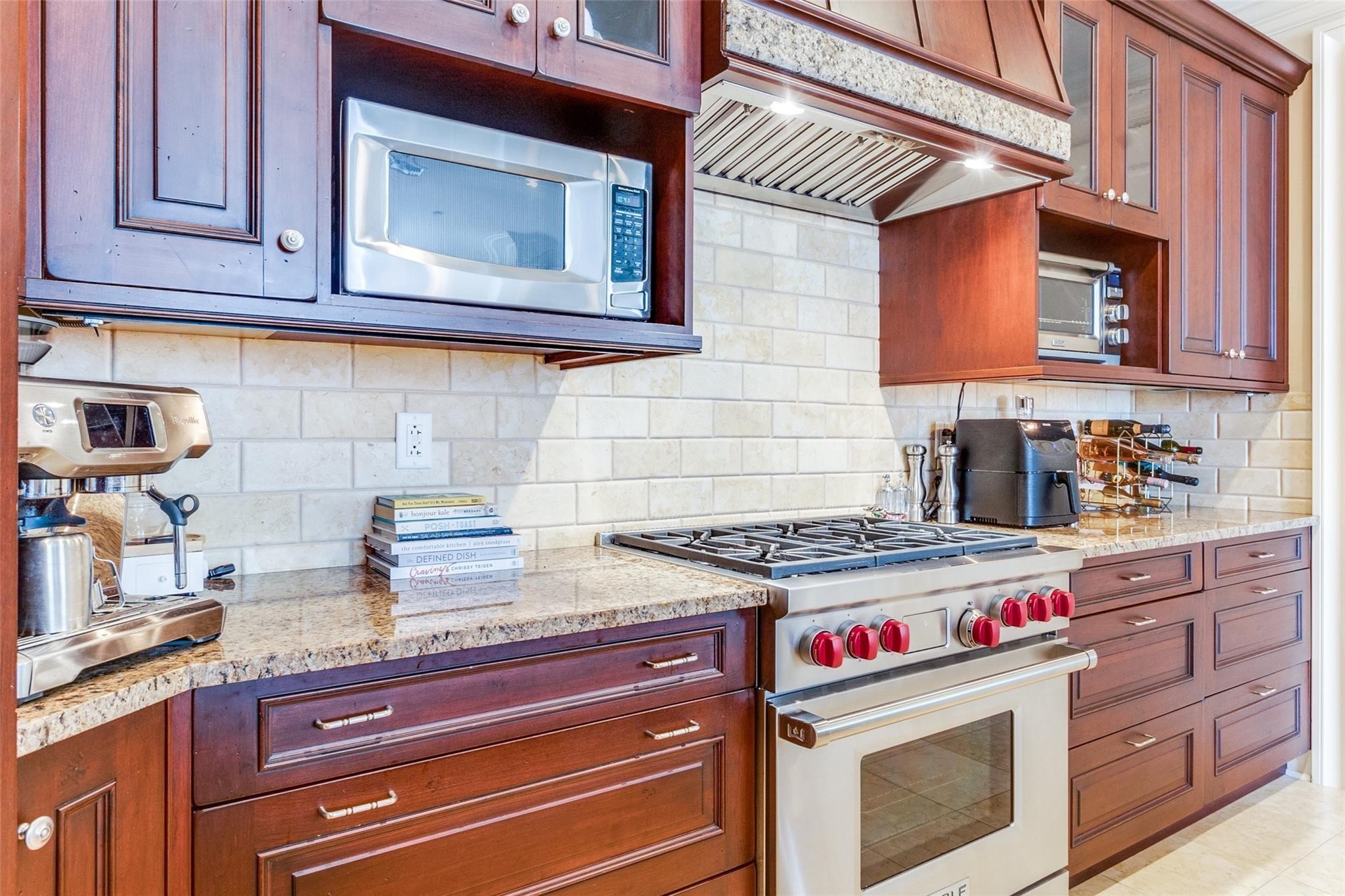 2525 N PEARL Street 1106