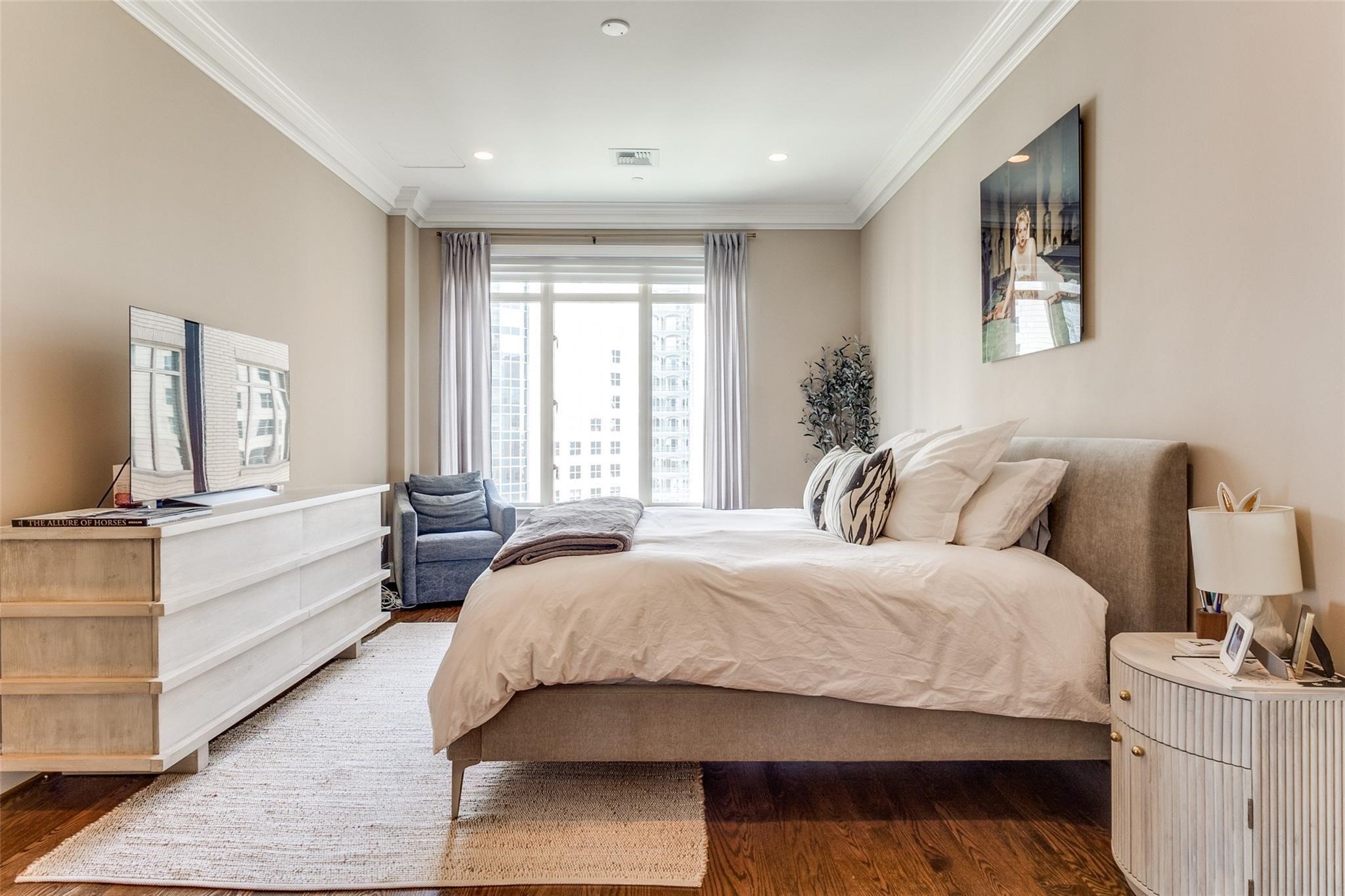 2525 N PEARL Street 1106