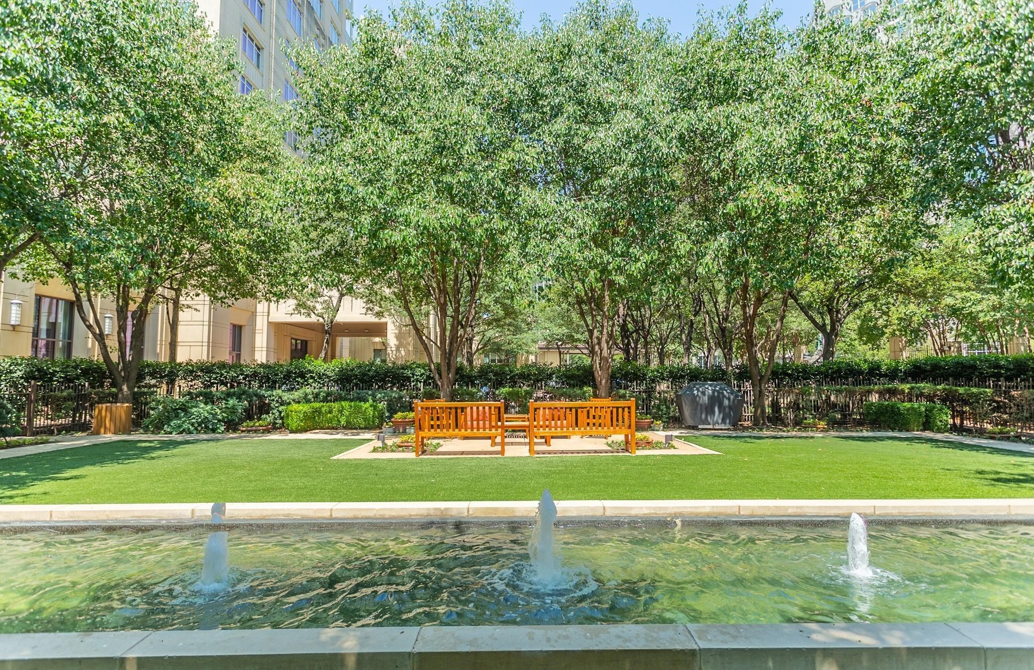 2525 N PEARL Street 1106