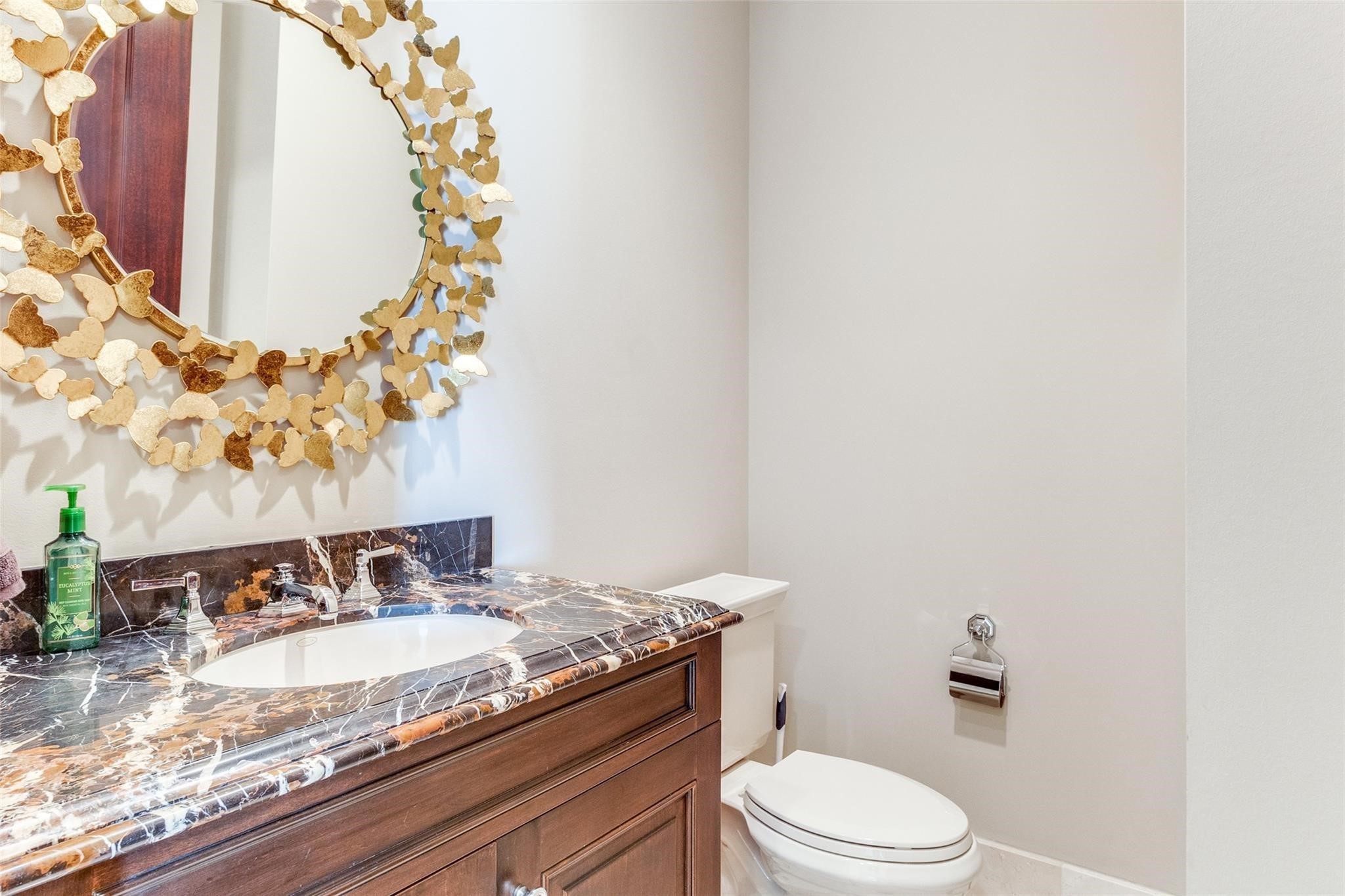 2525 N PEARL Street 1106