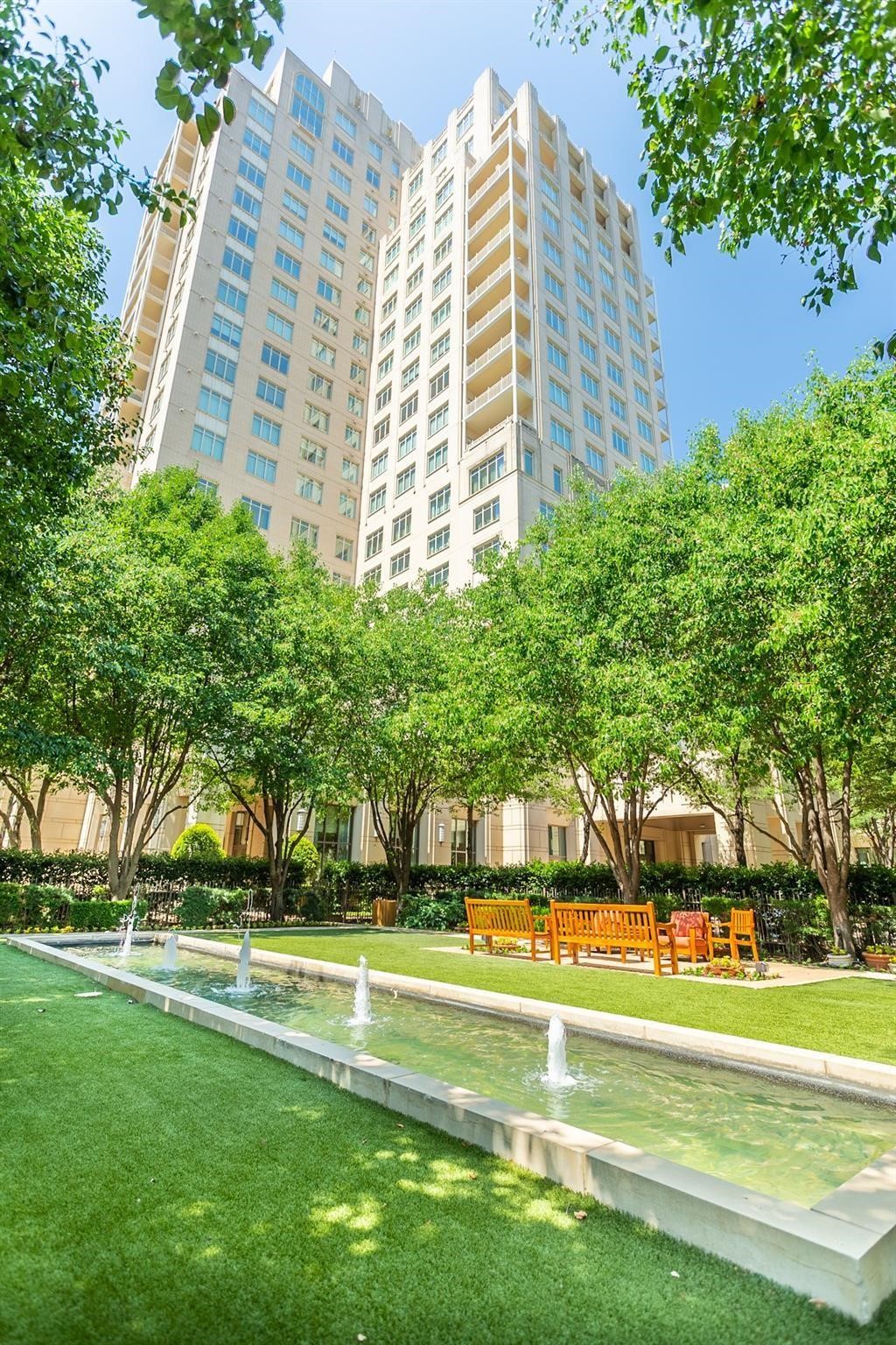 2525 N PEARL Street 1106