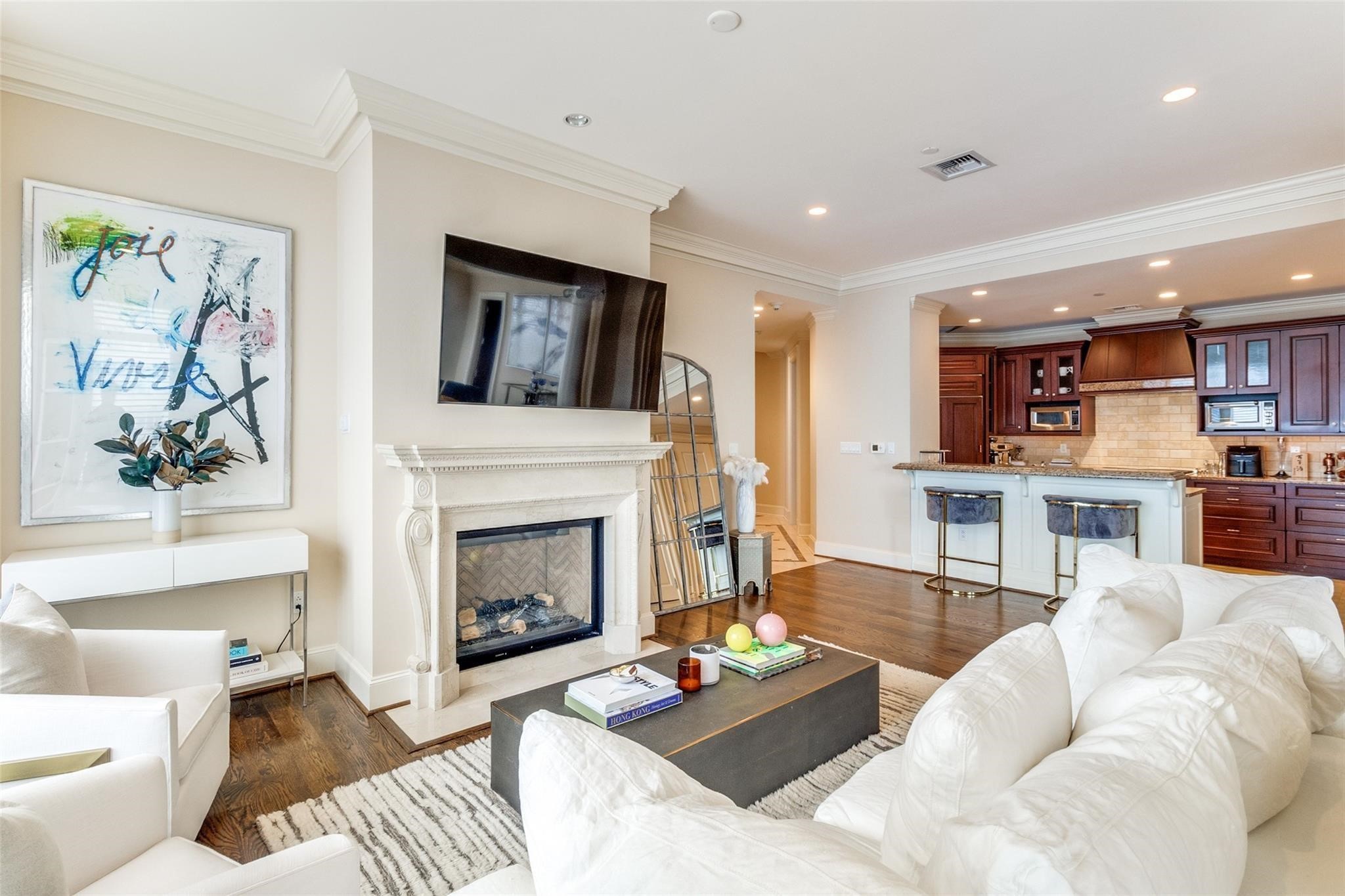 2525 N PEARL Street 1106