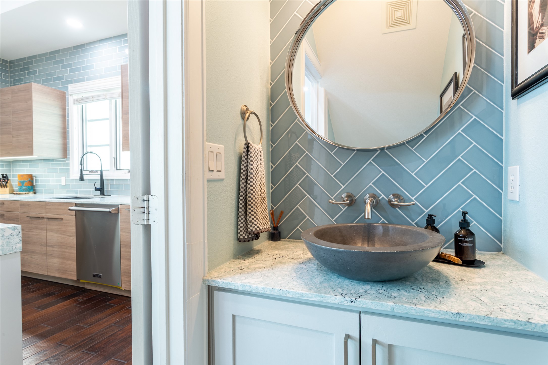 3210 CARLISLE Street 36