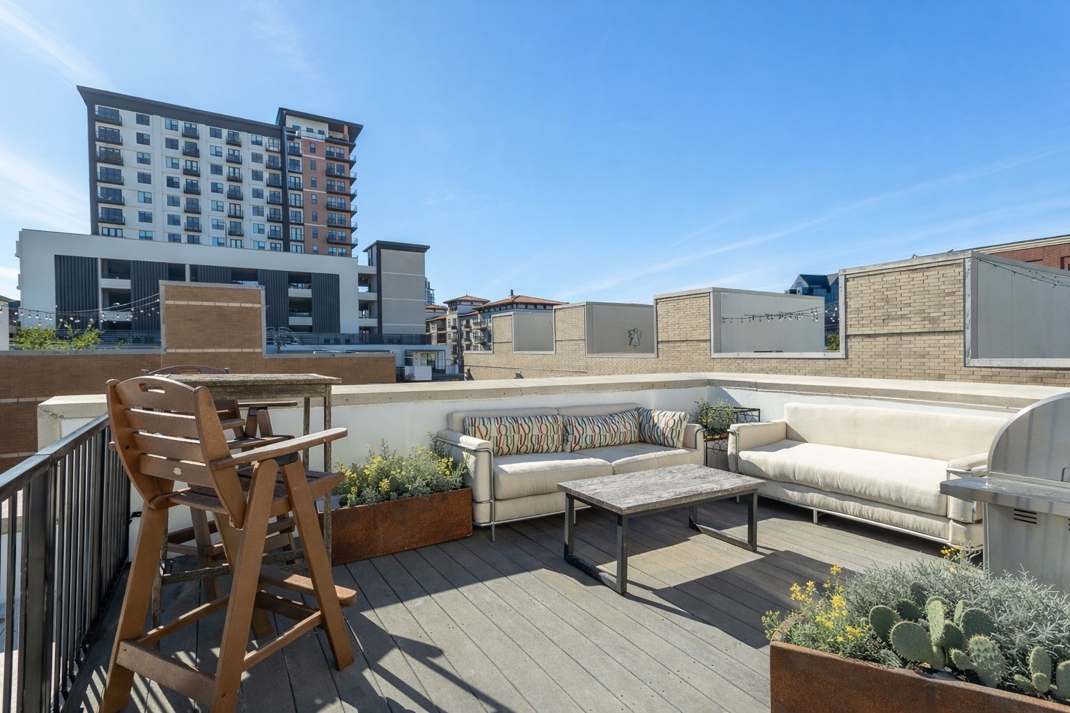 3210 CARLISLE Street 36