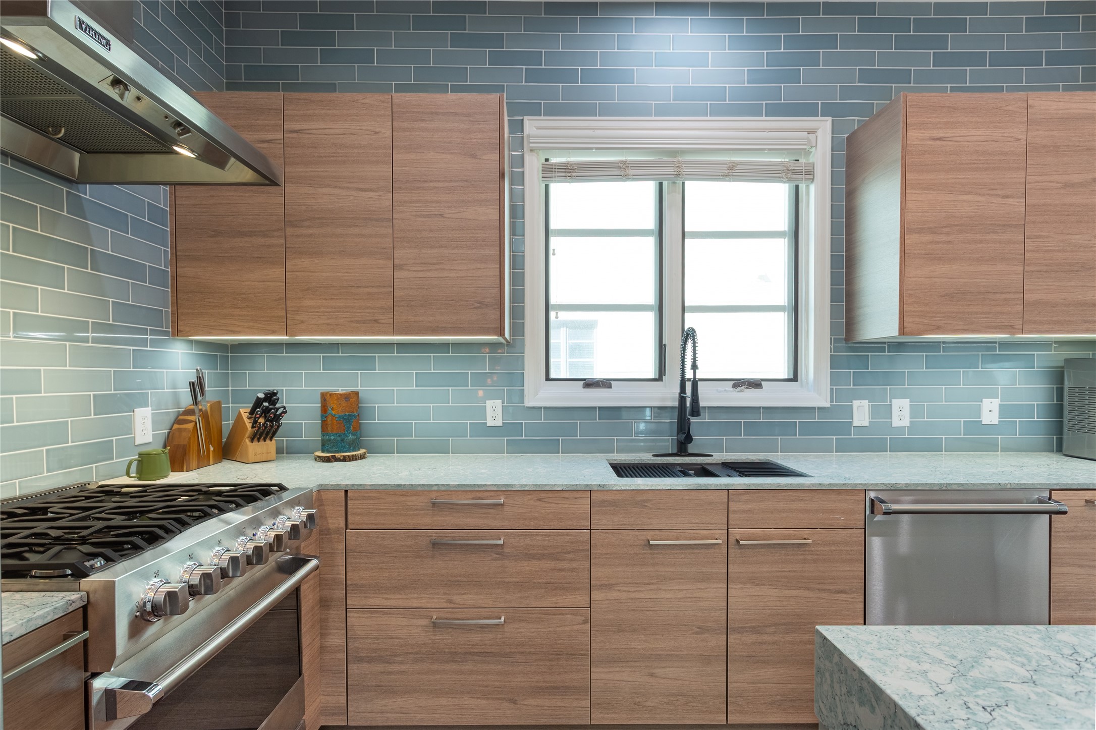 3210 CARLISLE Street 36