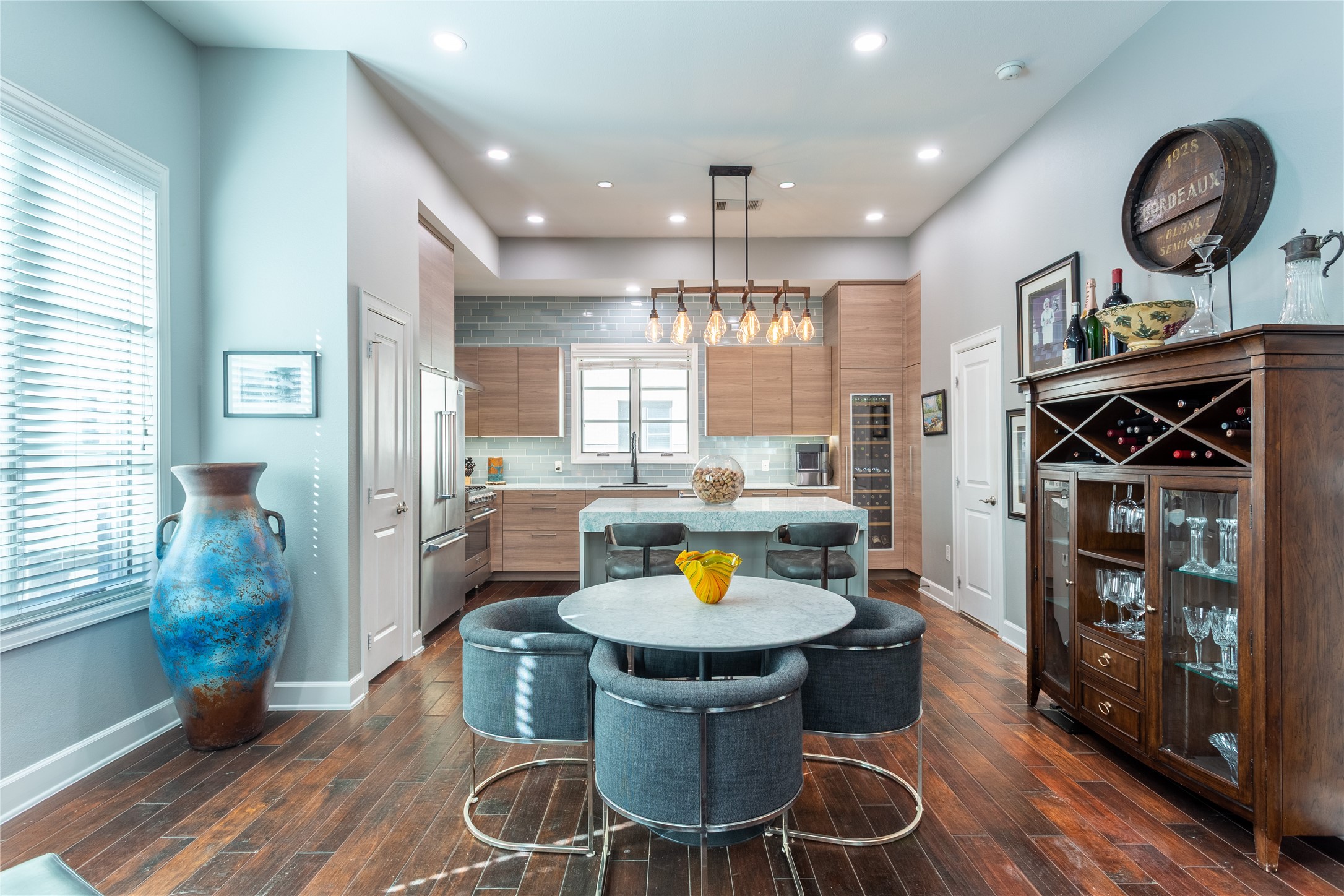 3210 CARLISLE Street 36