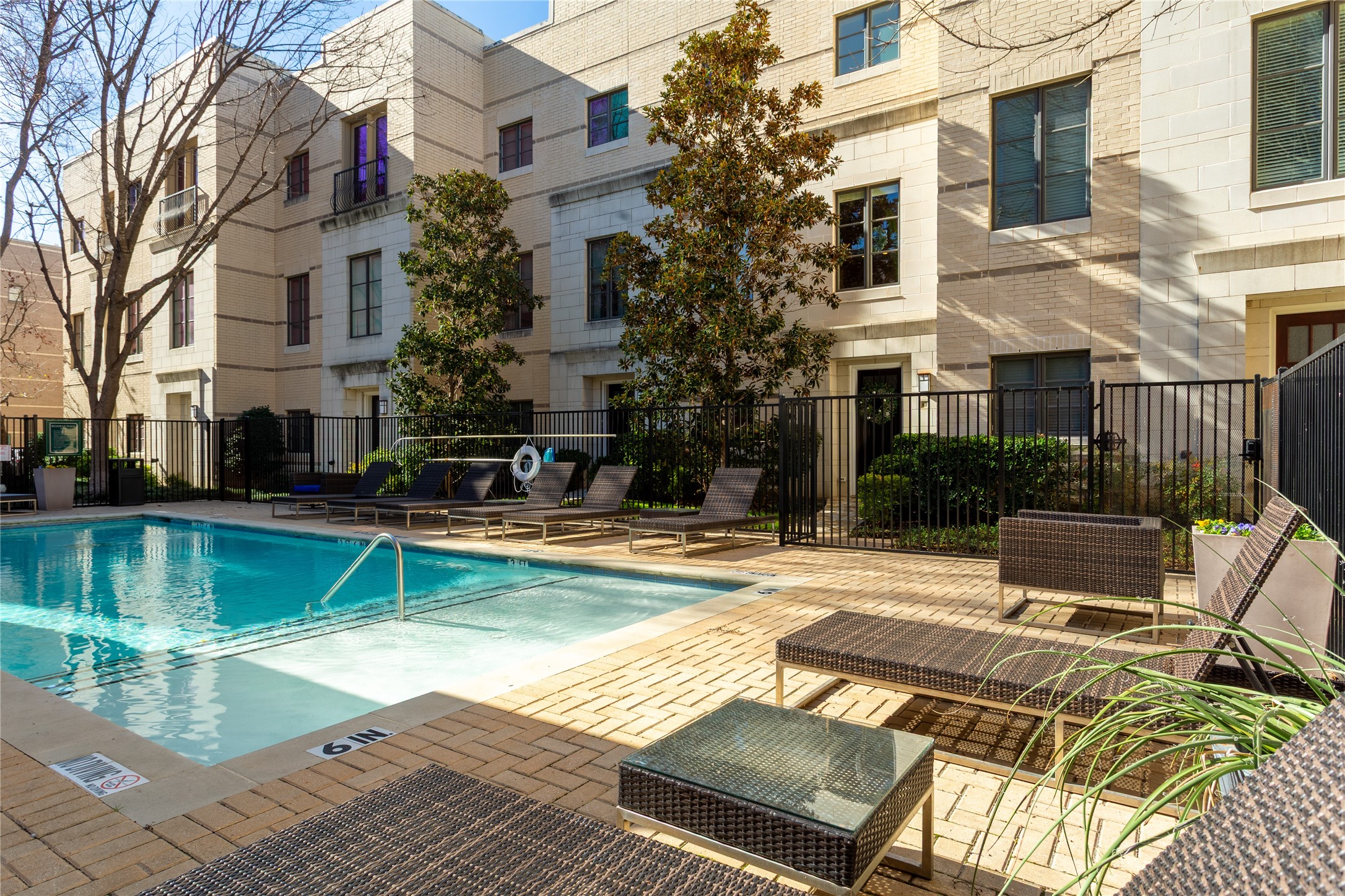 3210 CARLISLE Street 36