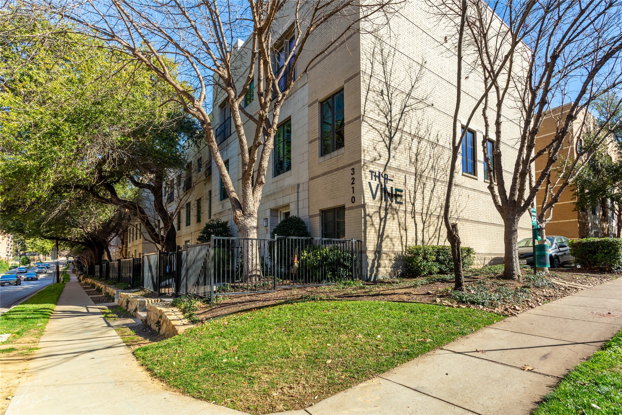 3210 CARLISLE Street 36