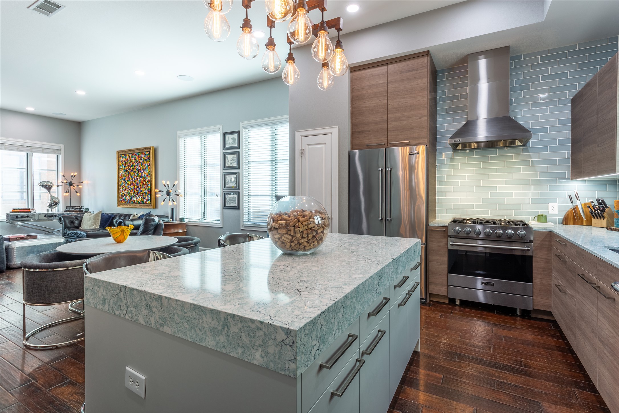 3210 CARLISLE Street 36