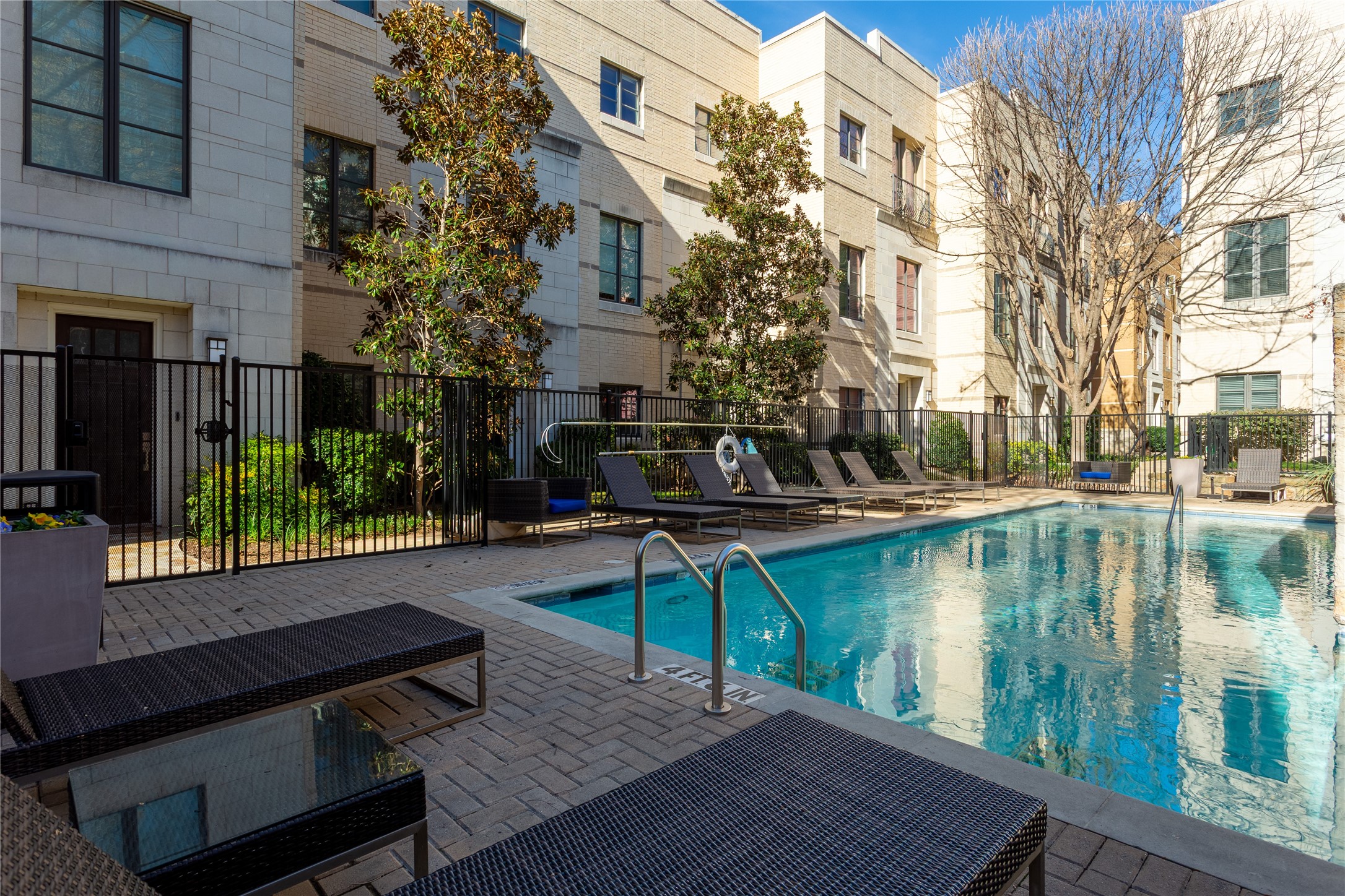 3210 CARLISLE Street 36