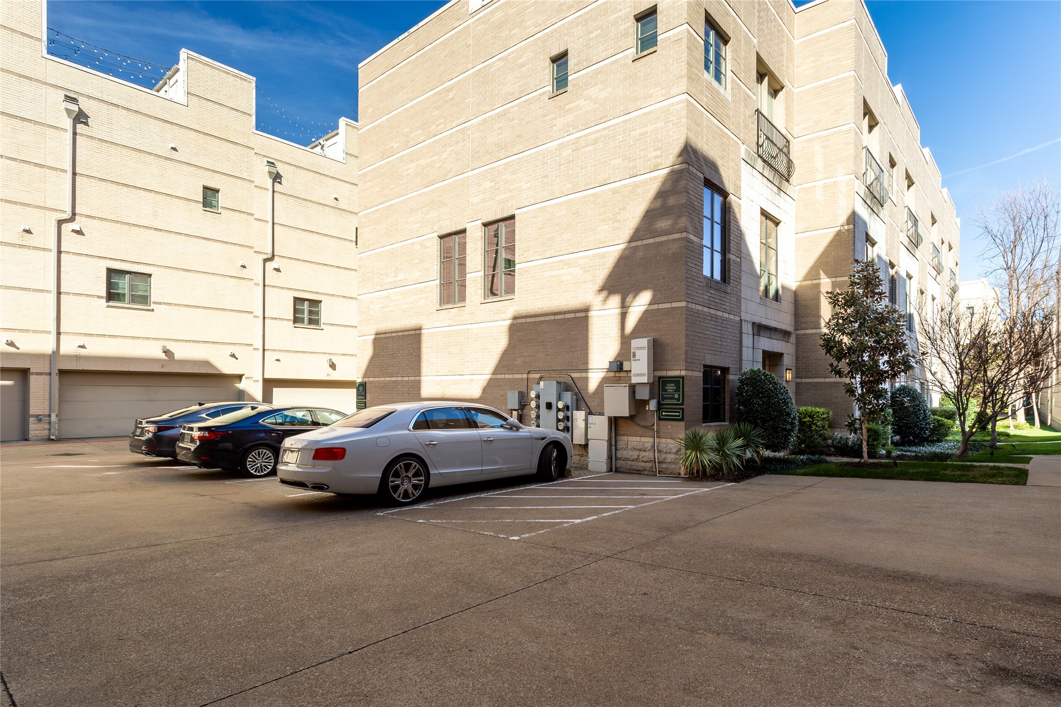 3210 CARLISLE Street 36