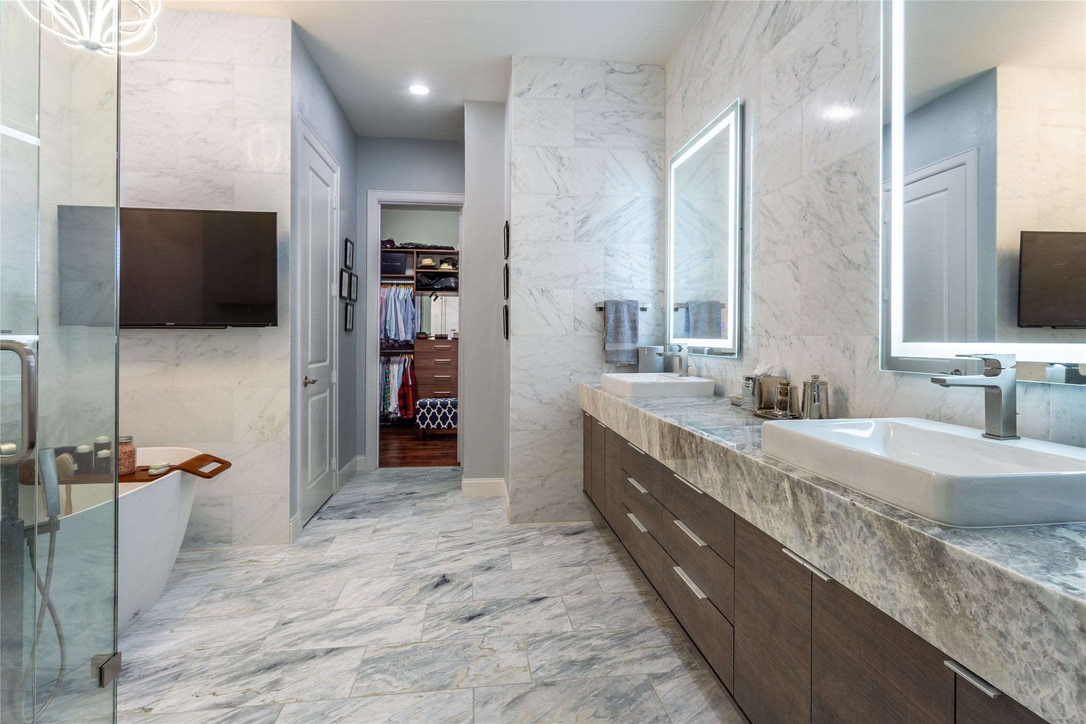 3210 CARLISLE Street 36