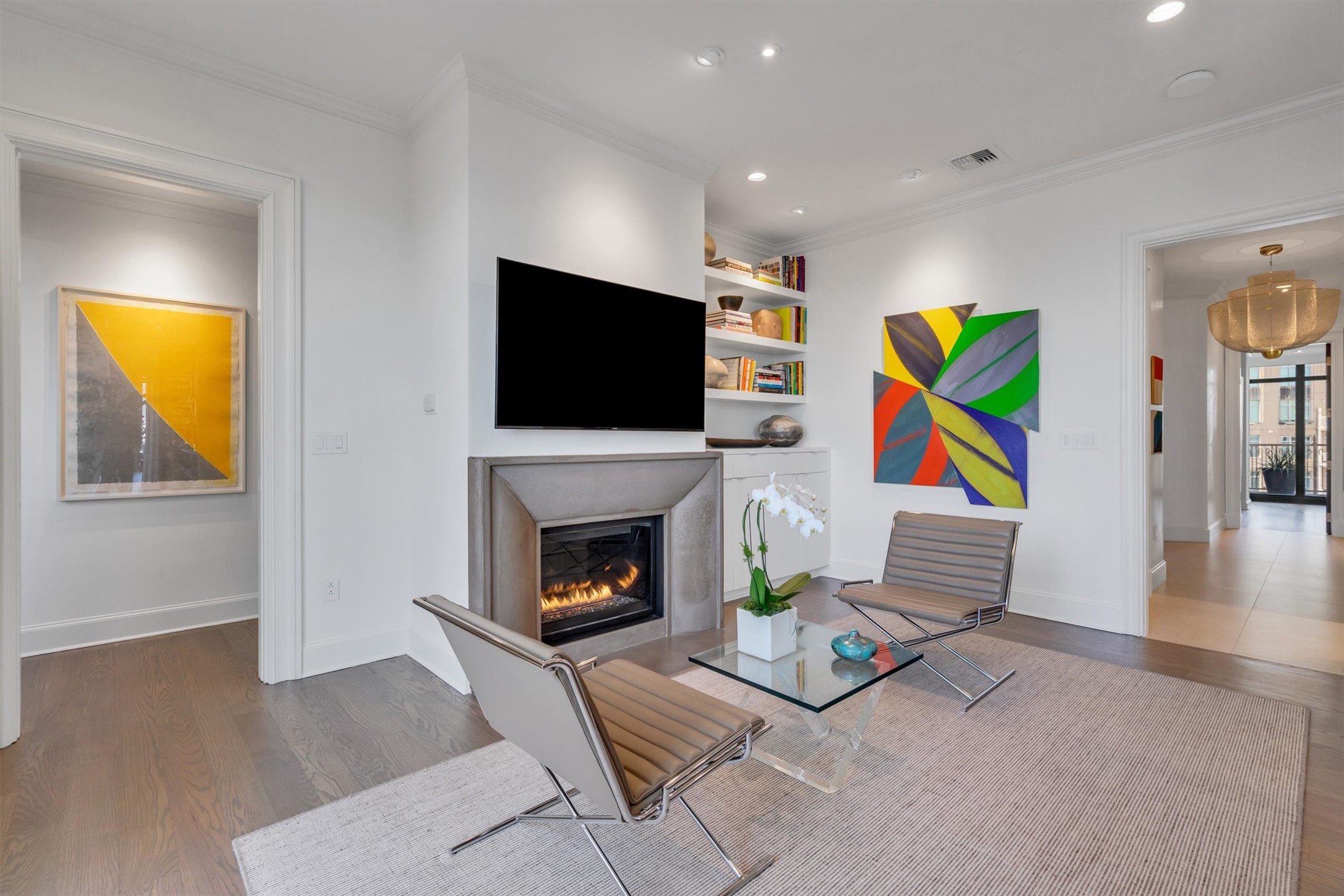 2525 N Pearl Street 1801