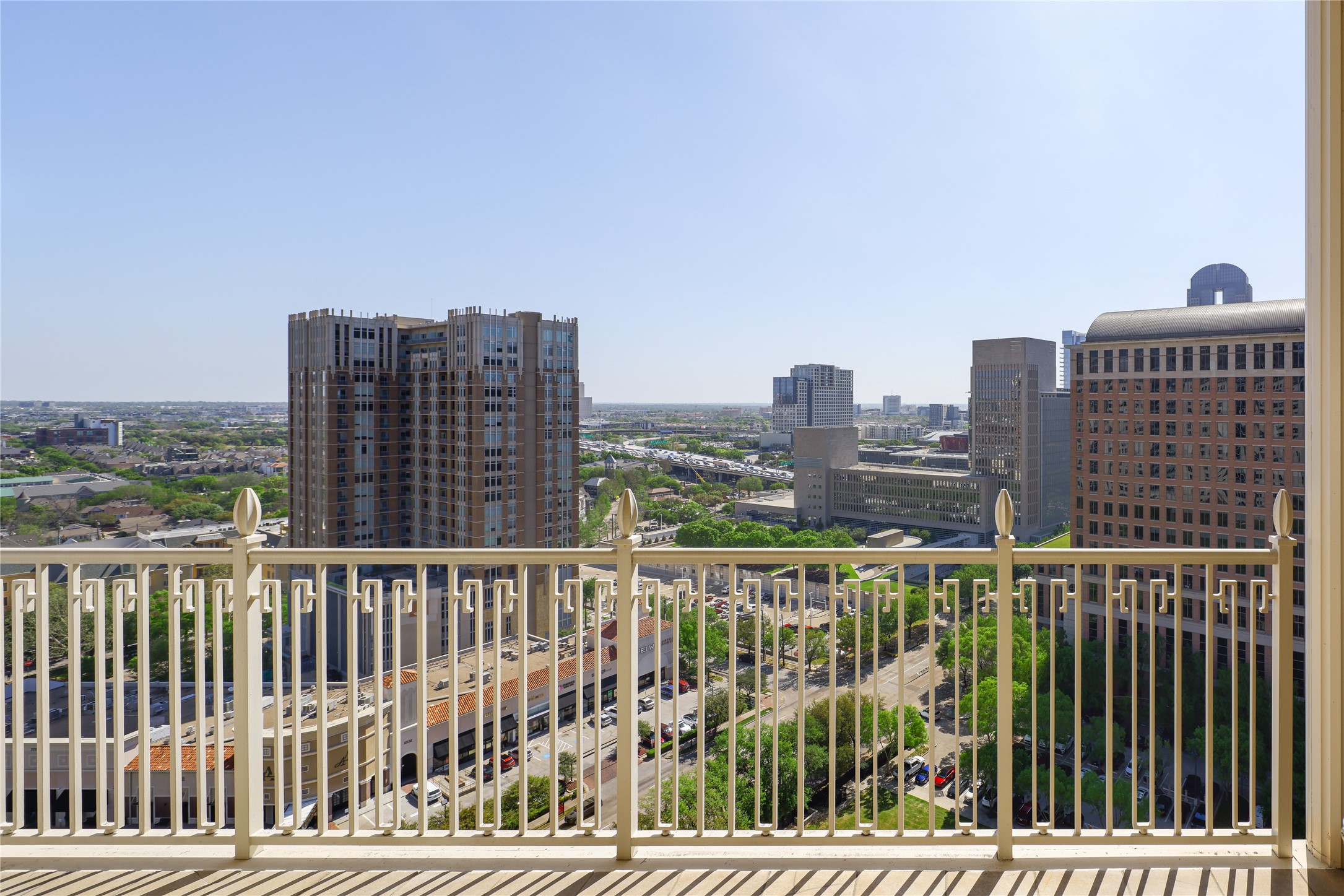 2525 N PEARL Street 1601A