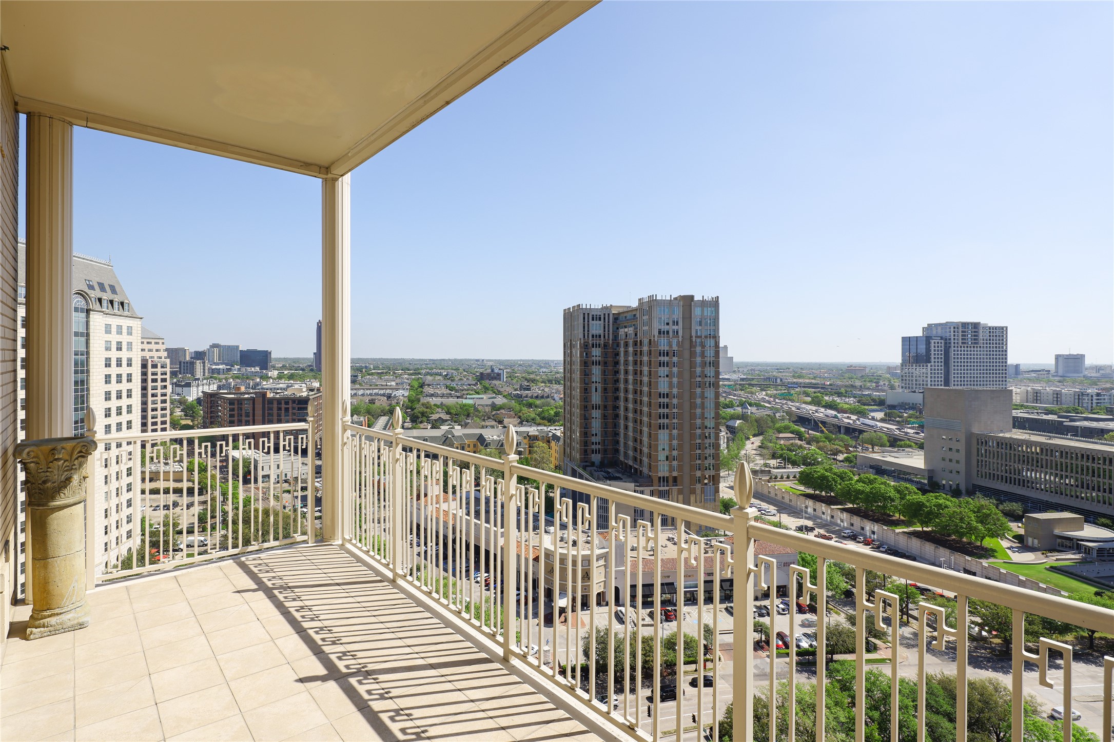 2525 N PEARL Street 1601A