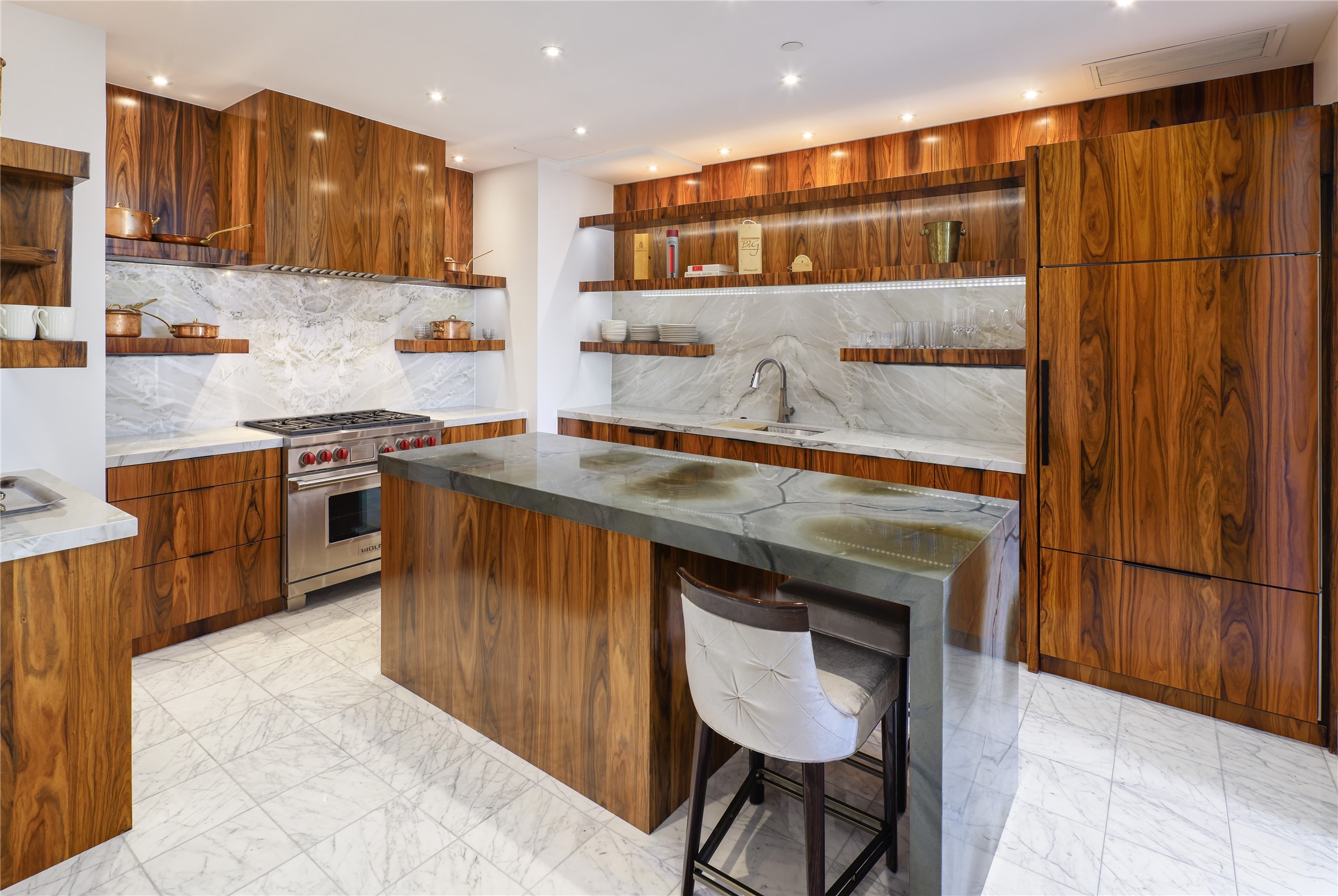 2525 N PEARL Street 1601A