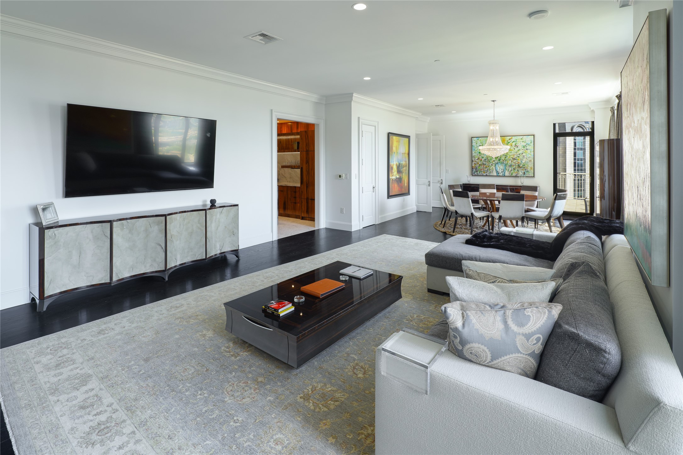 2525 N PEARL Street 1601A